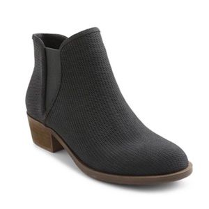 Women Kensie suede ankle boot